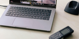 Sam health Website auf einem Laptop